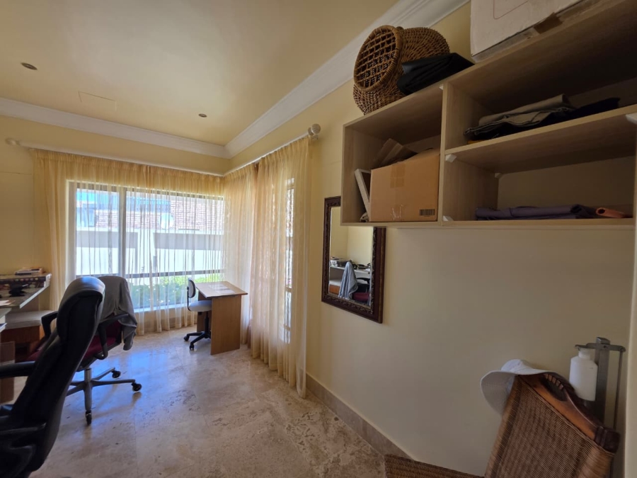 6 Bedroom Property for Sale in Myoli Beach Western Cape